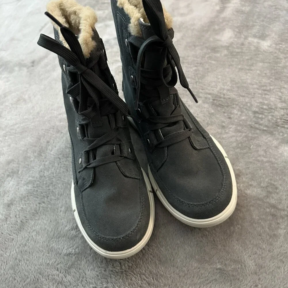 Sorel Explorer II Joan Boots Grill/Fawn Women's size 6.5